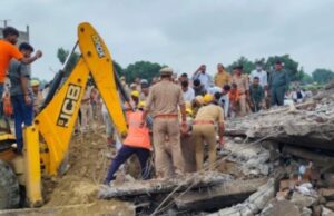 कौशांबी में पटाखा फैक्ट्री में भीषण विस्फोट, 2 बच्चों समेत 5 की मौत; कई घायल कौशांबी में पटाखा फैक्ट्री में भीषण विस्फोट, 2 बच्चों समेत 5 की मौत; कई घायल