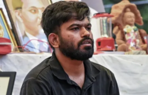 महाराष्ट्र: अभिजीत दीपके के खिलाफ FIR, शिक्षकों को धमकाने और स्कूल में बिना अनुमति प्रवेश का आरोप महाराष्ट्र: अभिजीत दीपके के खिलाफ FIR, शिक्षकों को धमकाने और स्कूल में बिना अनुमति प्रवेश का आरोप