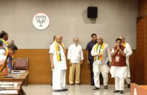 BJP ने Gen-Z से जुड़ने के लिए बनाई खास टीम, स्मृति ईरानी और विनोद तावड़े समेत 5 नेता शामिल BJP ने Gen-Z से जुड़ने के लिए बनाई खास टीम, स्मृति ईरानी और विनोद तावड़े समेत 5 नेता शामिल
