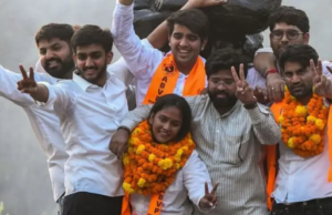 DUSU President Salary: क्या दिल्ली यूनिवर्सिटी छात्रसंघ अध्यक्ष को मिलती है सैलरी? जानिए अधिकार और जिम्मेदारियां DUSU President Salary 2026 और छात्रसंघ अध्यक्ष के अधिकार और जिम्मेदारियां