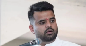 जेल में प्रज्वल रेवन्ना के पास मिला मोबाइल, फॉरेंसिक जांच में अश्लील वीडियो का दावा; 5 गिरफ्तार प्रज्वल रेवन्ना से जुड़े जेल मोबाइल फोन मामले की प्रतीकात्मक तस्वीर