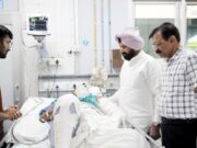 नशा मुक्त पंजाब यात्रा के दौरान घायल भाजपा नेता का हाल जानने डीएमसी हीरो हार्ट पहुंचे केवला सिंह ढिल्लों नशा मुक्त पंजाब यात्रा के दौरान घायल भाजपा नेता का हाल जानने DMC Hero Heart पहुंचे केवला सिंह ढिल्लों