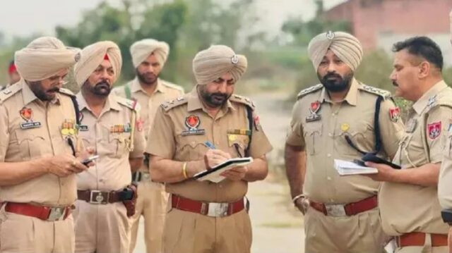Amritsar ASI Murder: पंजाब पुलिस की वायरल वर्दी एडवाइजरी पर विवाद अमृतसर ASI हत्या के बाद पंजाब पुलिस की कथित वर्दी एडवाइजरी पर विवाद