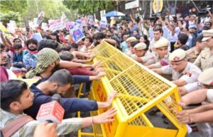 जंतर-मंतर पर अब नहीं होगा धरना-प्रदर्शन? दिल्ली पुलिस ने तय किए 3 नए प्रदर्शन स्थल दिल्ली पुलिस का जंतर-मंतर और तीन नए धरना प्रदर्शन स्थलों को लेकर जारी आदेश