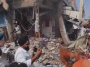 परविंदर झोटा हत्याकांड में बड़ा एक्शन, आरोपी के घर और मेडिकल स्टोर पर चला बुलडोजर परविंदर झोटा हत्याकांड के बाद मानसा में विरोध और बुलडोजर कार्रवाई