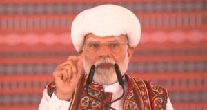 ‘कुछ लोगों को देश का विकास अच्छा नहीं लग रहा’, बनासकांठा में विपक्ष पर बरसे प्रधानमंत्री PM Modi Gujarat Visit: बनासकांठा में विपक्ष पर बरसे पीएम मोदी, किसानों को लेकर कही बड़ी बात