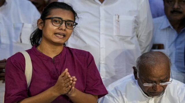 Neha Bora Bangladesh Statement Controversy बांग्लादेश वाले बयान को लेकर नेहा बोरा और राहुल गांधी पर बीजेपी के हमले की खबर