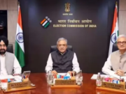 SIR विवाद पर चुनाव आयोग का सुप्रीम कोर्ट में 15 पॉइंट का जवाब, कहा- Form 6 में नहीं हुआ कोई संशोधन SIR विवाद पर सुप्रीम कोर्ट में चुनाव आयोग का 15 पॉइंट हलफनामा