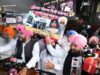 पंजाब विधानसभा के बाहर आप-कांग्रेस में टकराव, खैरा के निलंबन पर बढ़ा विवाद; परगट सिंह ने जोड़े हाथ पंजाब विधानसभा परिसर में आप और कांग्रेस विधायकों के बीच बहस के दौरान परगट सिंह हाथ जोड़ते हुए