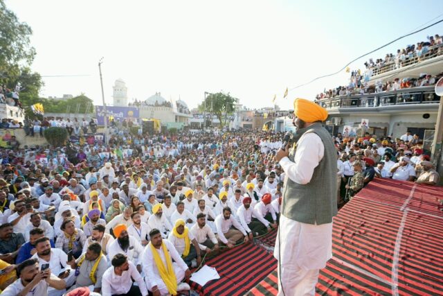 1 नवंबर को महिलाओं के मोबाइल पर फिर आएगा ‘टुन-टुन’, CM भगवंत मान का बड़ा ऐलान 1 नवंबर को महिलाओं के मोबाइल पर फिर आएगा ‘टुन-टुन’, CM भगवंत मान का बड़ा ऐलान
