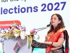 पंजाब विधानसभा चुनावों की तैयारियों का बड़ा रिव्यू, 23 जिलों के अधिकारियों से ECI टीम ने लिया अपडेट पंजाब विधानसभा चुनावों की तैयारियों को लेकर जिला अधिकारियों के साथ समीक्षा बैठक