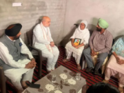 अमित शाह का पंजाब दौरा: गुरदासपुर में विक्रमजीत के परिवार से मिले, मानसा में झोटा के घर जाएंगे अमित शाह पंजाब दौरे के दौरान विक्रमजीत सिंह के परिवार से मुलाकात करते हुए