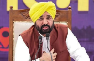 Paris से लौटे CM भगवंत मान को Delhi Airport पर 3 घंटे रोकने का आरोप, ₹50,000 चालान पर AAP का केंद्र पर हमला पंजाब के मुख्यमंत्री भगवंत मान को दिल्ली एयरपोर्ट पर तीन घंटे रोके जाने और 50 हजार रुपये के चालान को लेकर AAP का आरोप