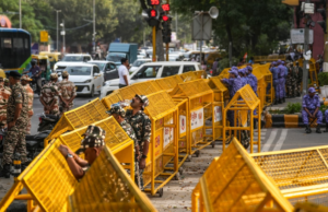 दिल्ली में 10 अक्टूबर को क्या होगा? CJP प्रदर्शन से पहले बॉर्डर पर BSF तैनात, मेट्रो और ट्रेन सेवाओं पर भी असर CJP प्रदर्शन से पहले दिल्ली में पुलिस और सुरक्षा बलों की तैनाती तथा मेट्रो और ट्रेन सेवाओं पर प्रतिबंध