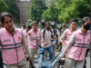 प्रदर्शन करना मौलिक अधिकार, फिर पुलिस की अनुमति क्यों जरूरी? पुलिस प्रदर्शन से उठा ले तो क्या करें? जानिए कानून क्या कहता है प्रदर्शन के दौरान पुलिस हिरासत और औपचारिक गिरफ्तारी में अंतर समझाते कानूनी अधिकार